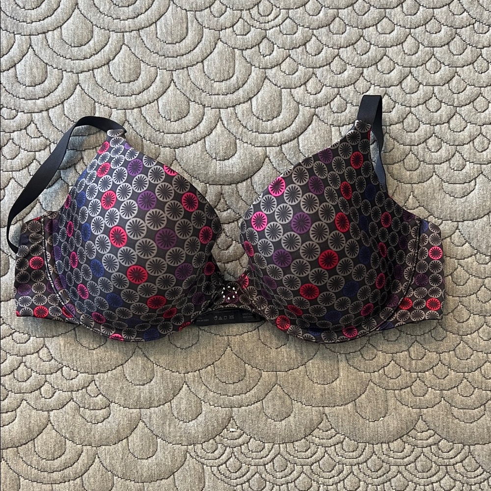 Maidenform Black and Red Floral Bra NWOT